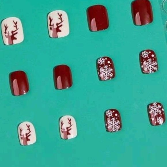 24 pc Xmas Nails - Picture 4 of 5
